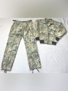 Realtree-Style Camouflage Bomber Jacket and Matching Cargo Pants Olive and Tan